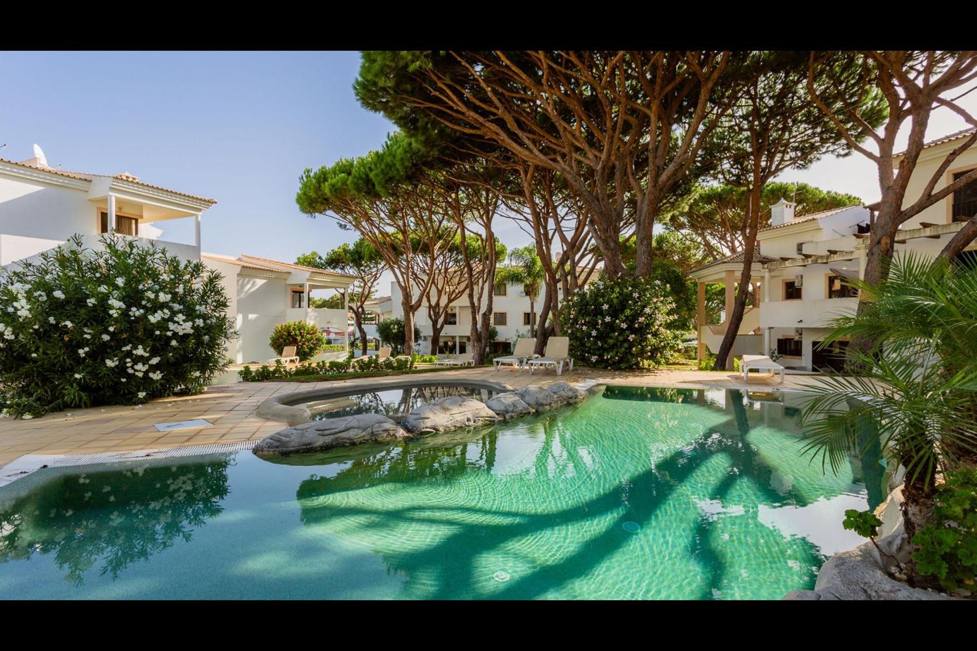 Apartamento Falesia Modern Flat W/balcony & Pool By Lovelystay *