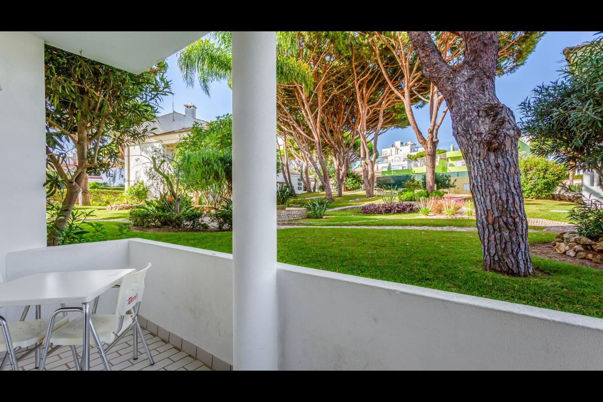 Falesia Modern Flat W/balcony & Pool By Lovelystay Apartamento *