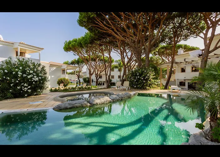 Falesia Modern Flat W/Balcony & Pool By Lovelystay